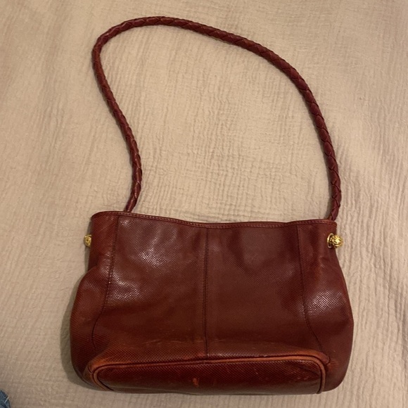 BOTTEGA Veneta leather vintage burgundy shoulder/ crossbody bag . - Picture 3 of 17